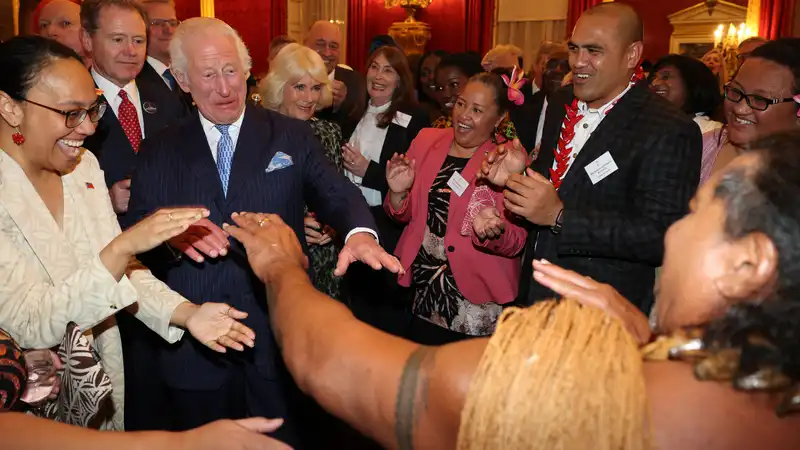 King Charles shows his fun side by trying Samoan dancing