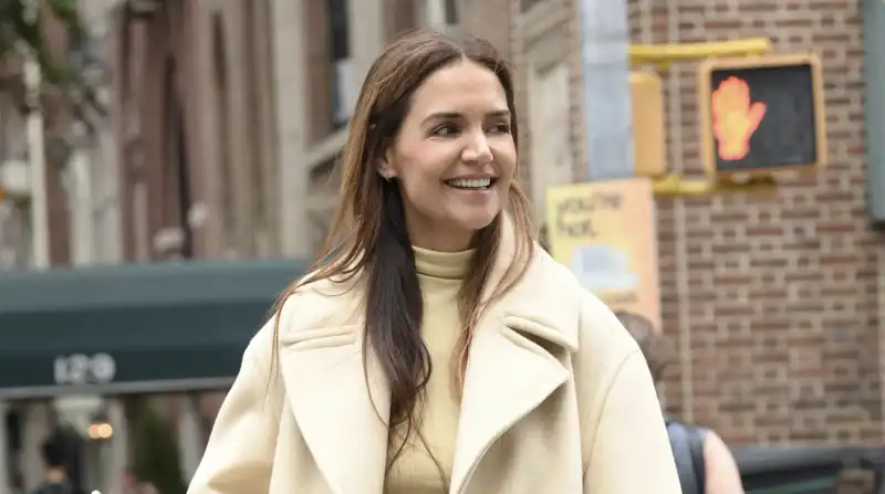 Katie Holmes Embraces the Butter Yellow Trend for Fall with Affordable Tops, Coats, and Jeans