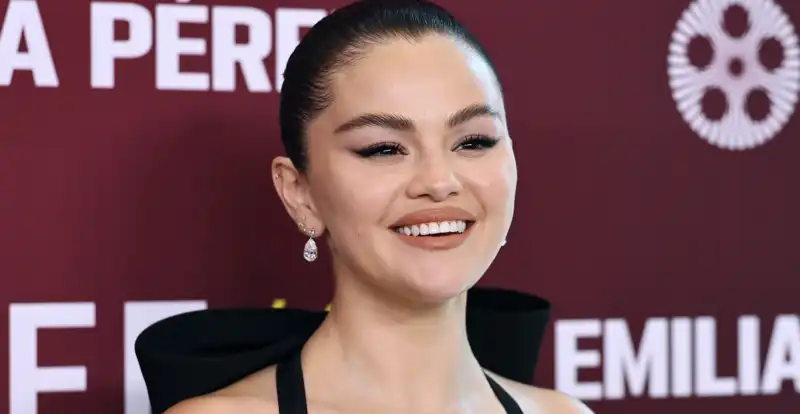 Selena Gomez Brings a Brand New Take on the Everlasting Ribbon Trend at the “Emilia Perez” Premiere