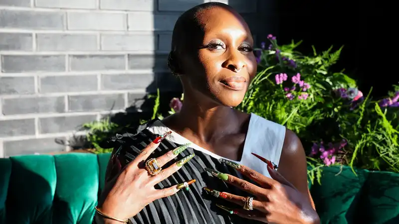 Cynthia Erivo brings the “luxury” nail trend to Wicked.