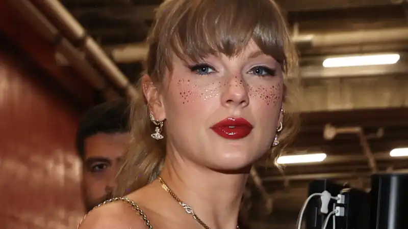 Creator of Taylor Swift's glittery freckles sobs as star posts 2,500% sales