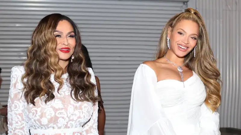 Beyonce Warns Tina Knowles Not to “Spill Too Much Mama Tea” in Memoir