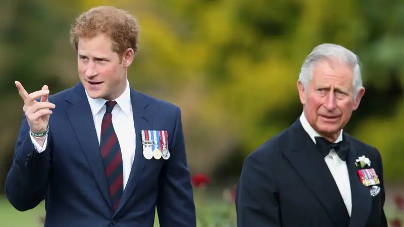 Prince Charles “happy” to “quietly ask” Princess Eugenie about Prince Harry