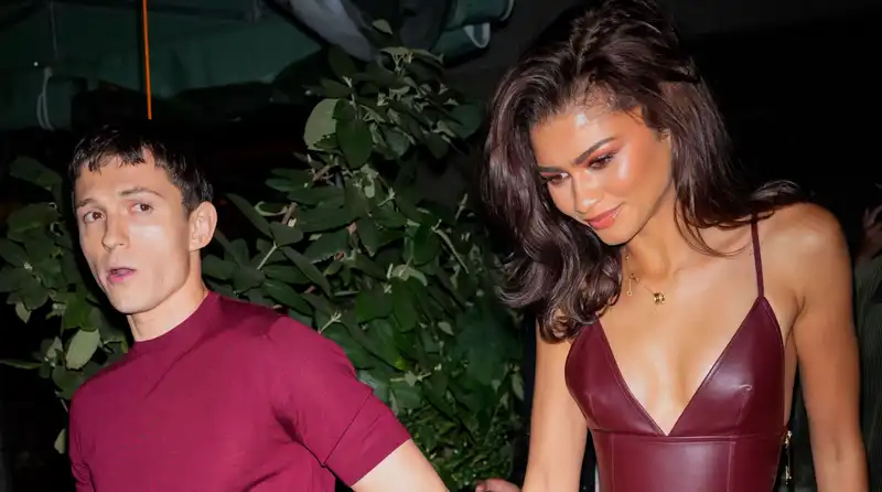 Zendaya takes a romantic stroll with Tom Holland in a reasonably priced reformatted sweater