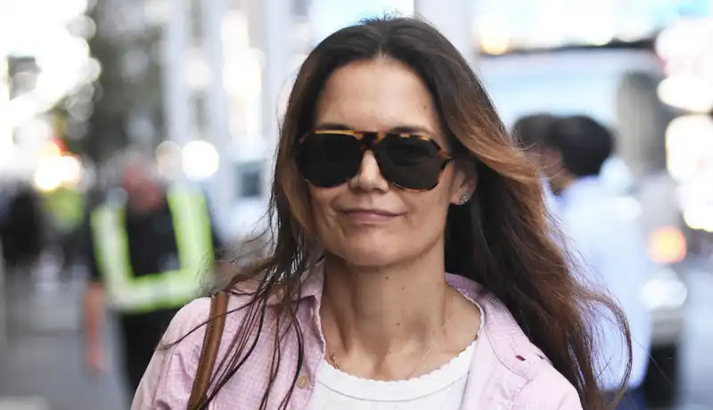 Katie Holmes has officially replaced her favorite designer bag for this minimalist Tote745 tote