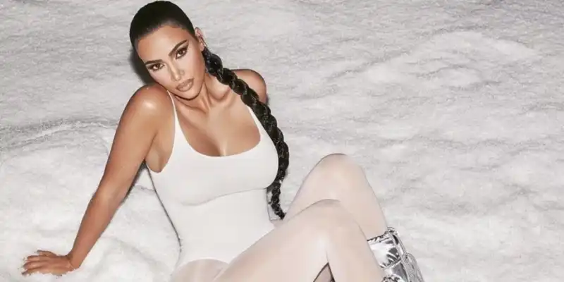 Kim Kardashian's vintage-inspired Skim x North Face collaboration features aス1,200 ski set in signature neutral