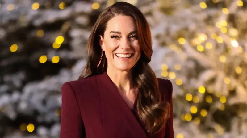 How will the Royal Family's Christmas this year be different due to Prince Charles and Kate Middleton's illness?