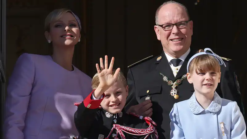 Princess Charlene and Prince Albert twins make Swift Hearts in adorable 10th birthday photo